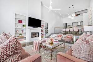 Living Room w/ Tv and fireplace!