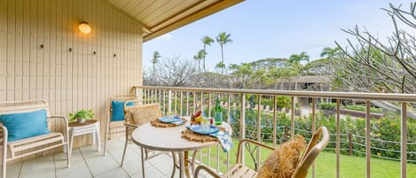 Napili Shores E240 furnished lanai 1