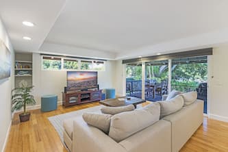 Private 4bd Home, Walk to Beach