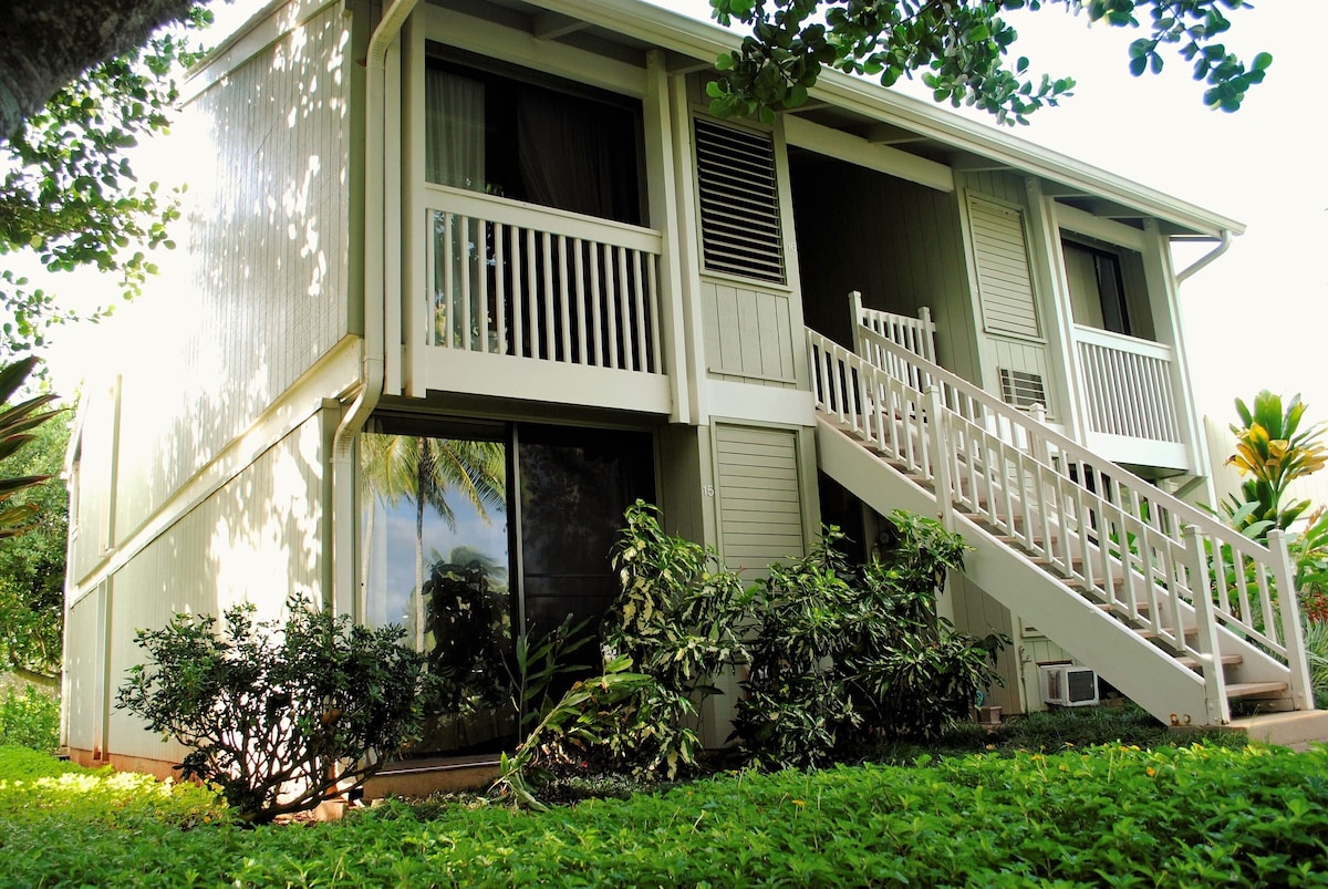 Turtle Bay Corner Condo Overlooking the Fairway!