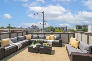 Rooftop Deck perfect for a large group!