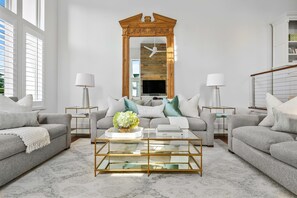 Living Room w/ TV, Fireplace, and Bose Speaker!