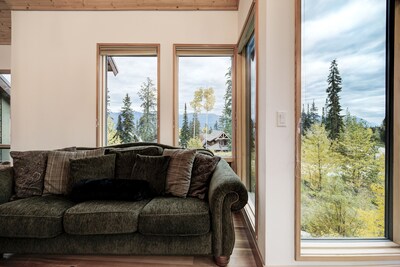 Gorgeous Ski-In/Ski-Out Timber Frame Chalet - Best Views At KHMR