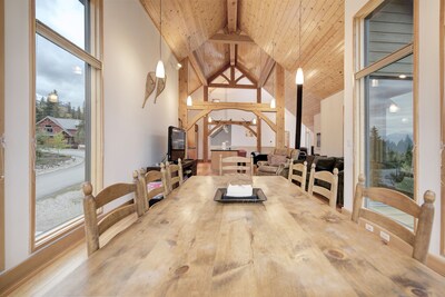 Gorgeous Ski-In/Ski-Out Timber Frame Chalet - Best Views At KHMR