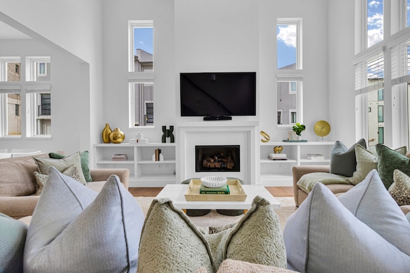 Living Room w/ TV, fireplace, and Bose speaker!