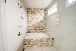 Walk-in shower and jetted tub