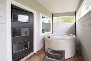 Bain à remous extérieur