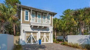 Sea Echo Exterior