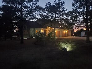 Beautiful and quiet. Sit outside and listen to nature. Quiet and secure