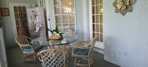 Screened  Porch