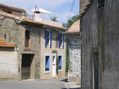 Lovely & romantic village house, near Carcassonne, beach, Canal du Midi.