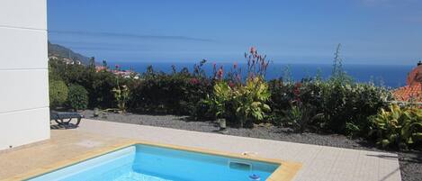 Private pool with fantastic sea-views.