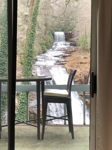 Waterfall House on 150 Acres -  3 King Rooms -One of a kind property ! 