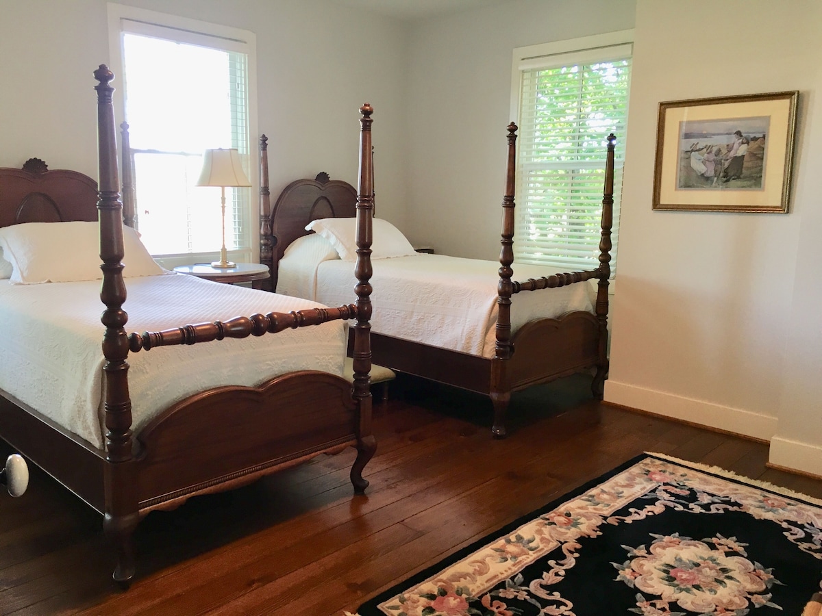 1886 Historic farmhouse cottage