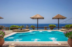 Infinity pool