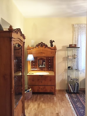 Living room with partly antique furniture