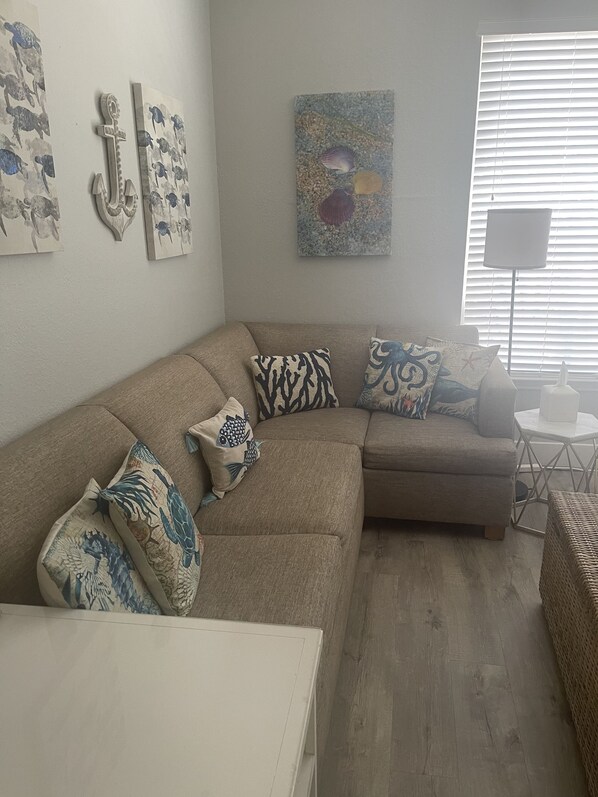 Large living area with new floors 