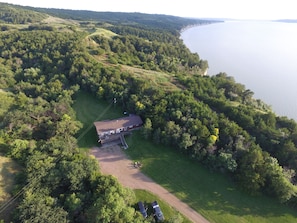 Secluded home near Chamberlain on the banks of the Missouri River 