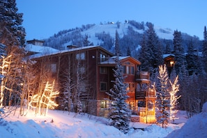 Black Bear Lodge at base at Silver Lake