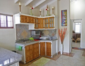 Fully-equipped kitchenette