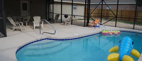 4 bedroom 2 bath beach house with private pool