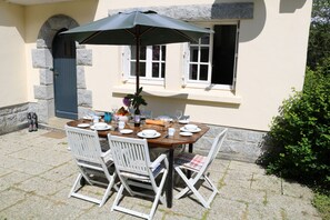 Front patio area outside of the kitchen