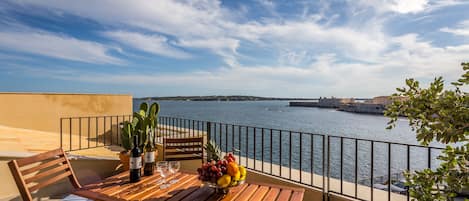 Terrace de 21 m2 avec splendide vue sur mer