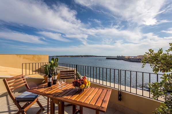 21 sqm terrace on the second level splendid sea view