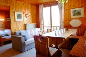 Sitting Room - Chalet Les Fétiches, Anzère. VS. CH. (439716)