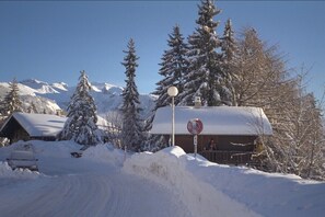 Chalet Les Fetiches, Anzère. VS. CH.
 (439716)