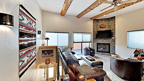 Living room with vaulted ceilings 