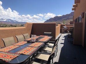 Upstairs deck with gas grill