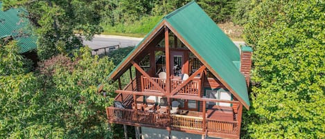 Mountain Wonder aerial view of front of cabin