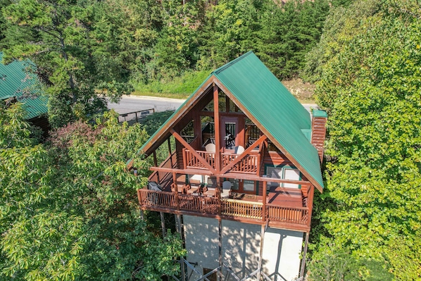 Mountain Wonder aerial view of front of cabin
