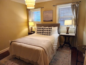 Comfortable Queen Room #1