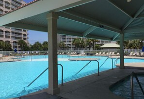 North Pool Complex, Roofed Hot Tub! 