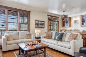 Living room with Fireplace