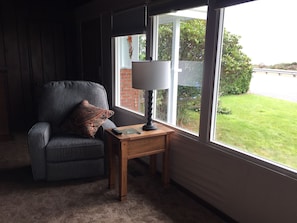 Living room rocker,recliner, swivel chairs
