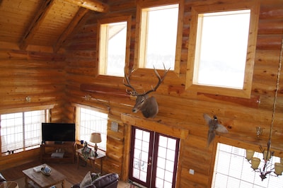 Bean's Lodge, sleep 9, fully equip near WYellowstone, easy access to all spots