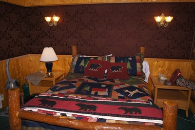 Bean's Lodge, sleep 9, fully equip near WYellowstone, easy access to all spots