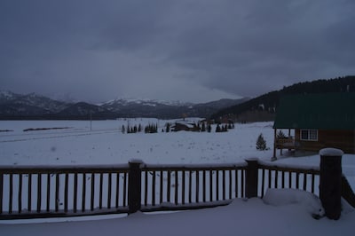 Bean's Lodge, sleep 9, fully equip near WYellowstone, easy access to all spots