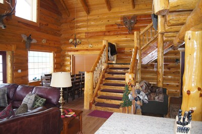 Bean's Lodge, sleep 9, fully equip near WYellowstone, easy access to all spots