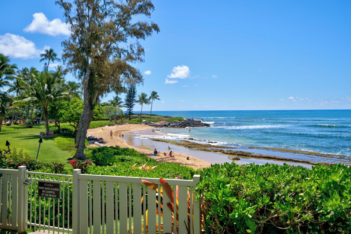 “Sea Esta” at Lanikai #121- A Stylish Oceanfront 2nd Floor 2 Bedroom | 2 Bathroom