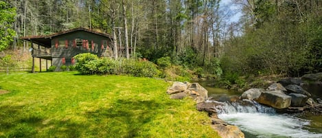 Sweetwater Flyfishing Trout Cabin and Thompson River.   Complete isolation.