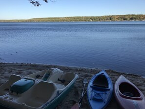 Check out the view, oh! and see the nice sandy beach.... Boats usable May-Oct