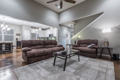 Beautiful Brand New Home-5 Min to Downtown Austin