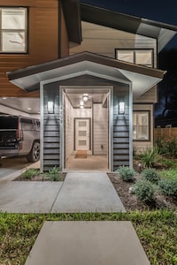 Beautiful Brand New Home-5 Min to Downtown Austin