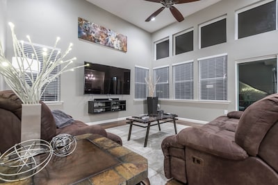 Beautiful Brand New Home-5 Min to Downtown Austin