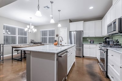 Beautiful Brand New Home-5 Min to Downtown Austin