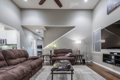 Beautiful Brand New Home-5 Min to Downtown Austin